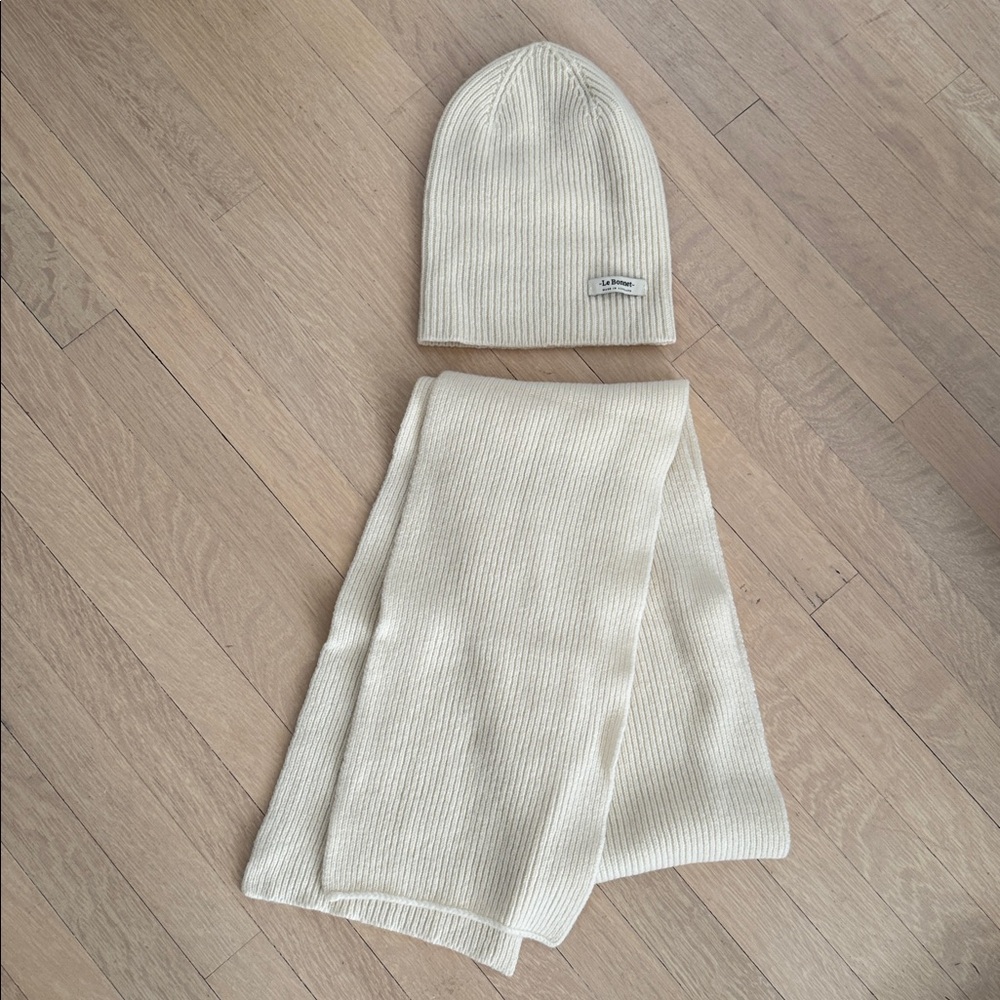 Le Bonnet Hat and Scarf 100% Wool